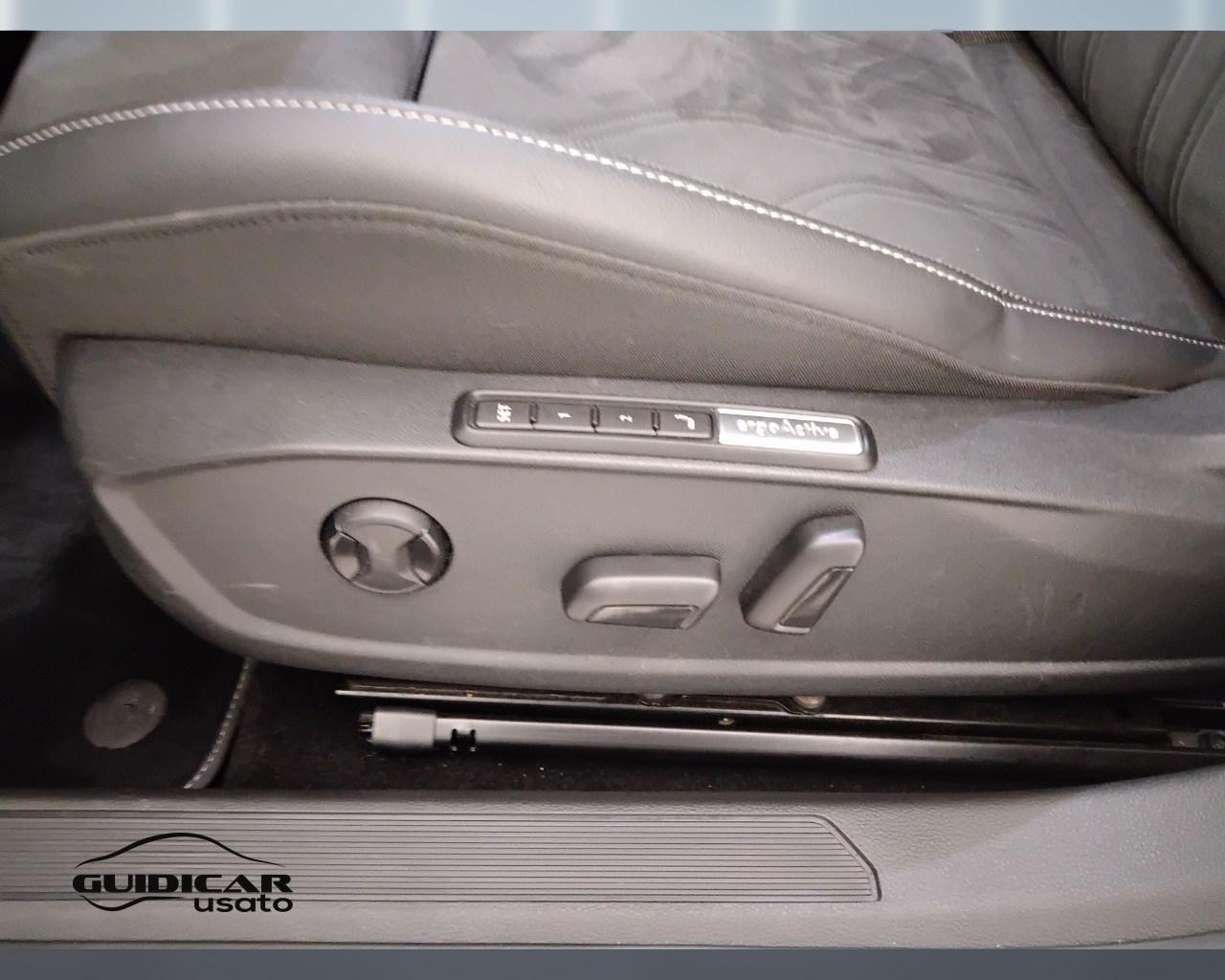 VOLKSWAGEN Golf VIII 2024 - Golf 2.0 tdi Style 150cv dsg