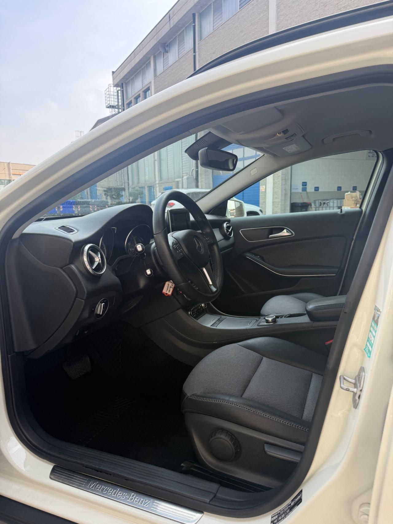 Mercedes-benz GLA 200 CDI Automatic 4Matic Sport 136cv