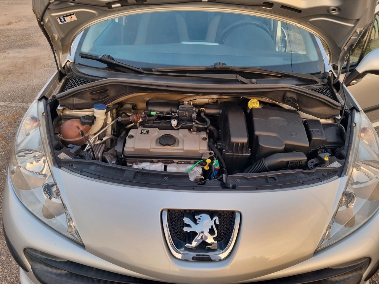 Peugeot 207 1.4 8V 75CV 5p. X Line