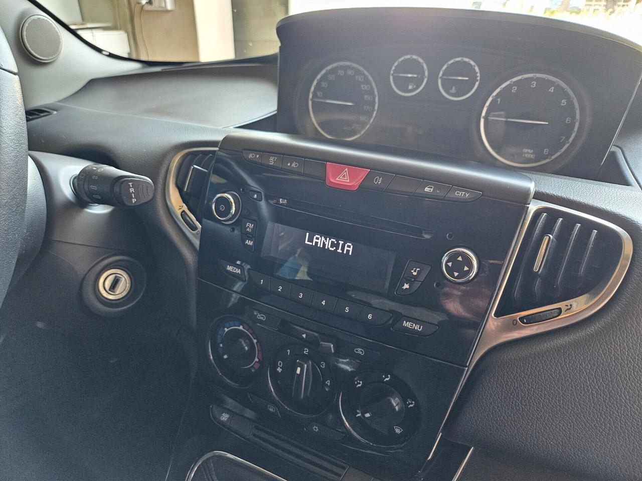 Lancia Ypsilon 1.2 69 CV 5 porte Gold
