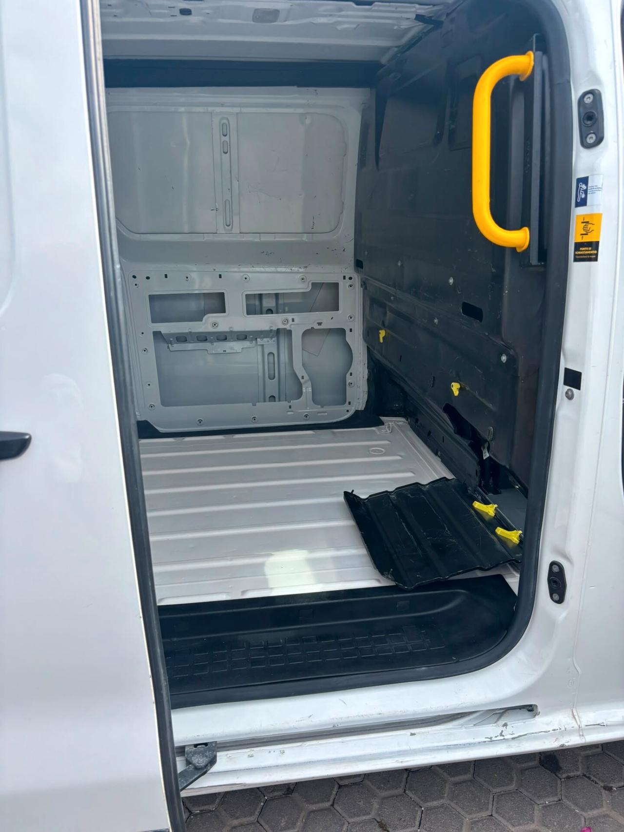OPEL VIVARO 1.5 DIESEL 120 CV – 2020 – PORTATA 1.004 KG