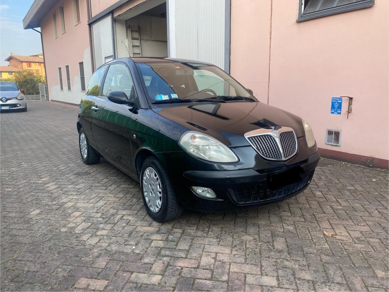 Lancia Ypsilon 1.2 16V neopatentati