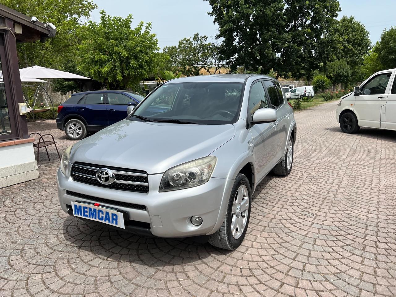 TOYOTA RAV 4X4 CON MOTORE SOSTITUITO DALLA TOYOTA A 130.000 KM