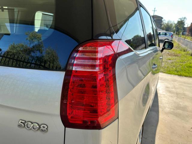 PEUGEOT 5008 1.6 HDi 115CV Business 7 POSTI FARI FENDINEBBIA