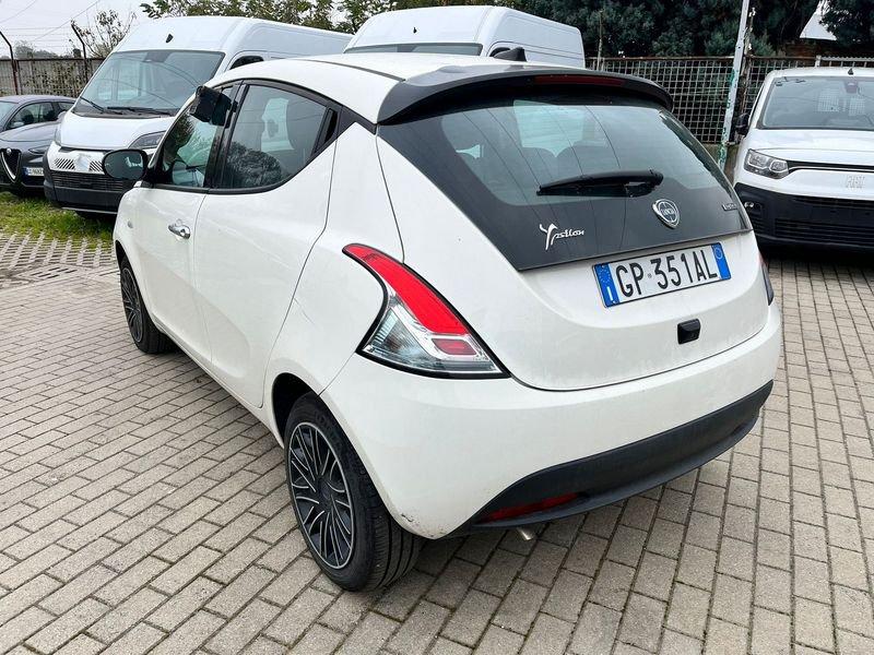 Lancia Ypsilon 1.0 FireFly 5 porte S&S Hybryd Gold