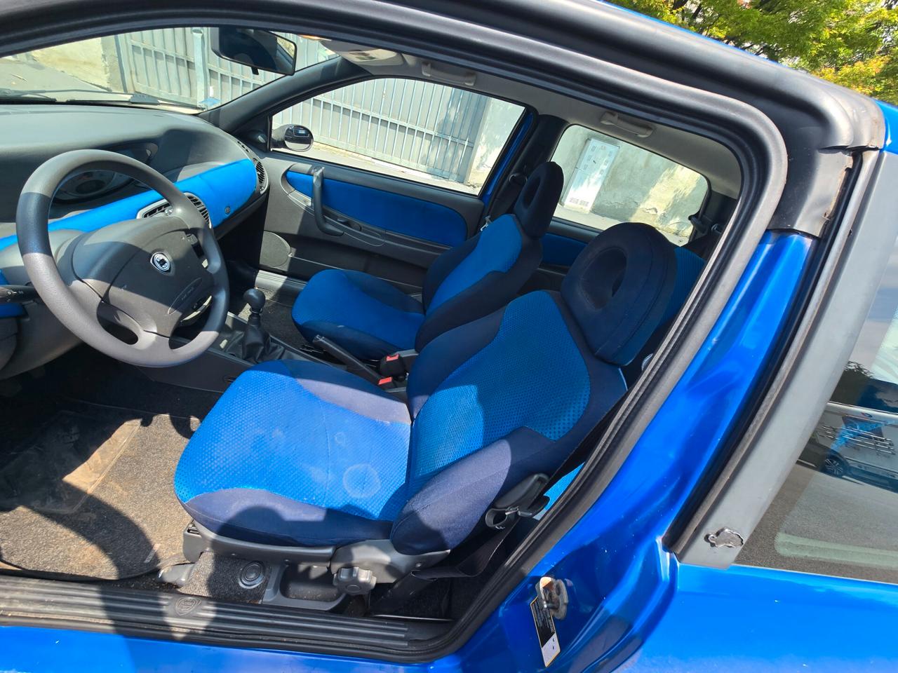 Lancia Y 1.2i 16V 61000 km NEOPATENTATI!!!!