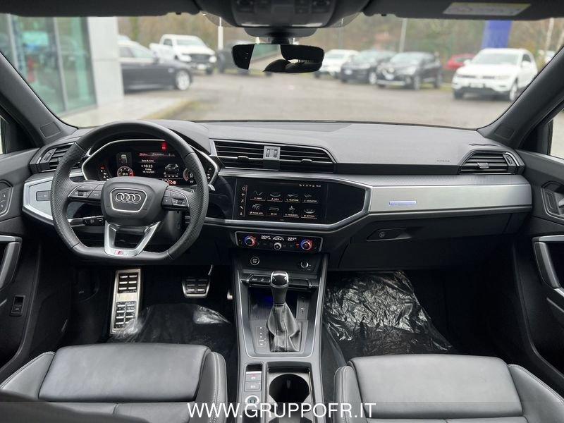 Audi Q3 35 TDI S tronic Identity Black