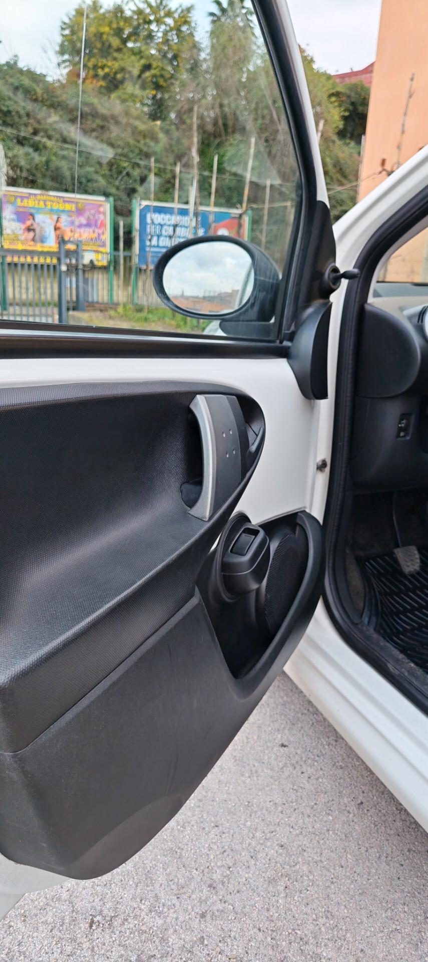 2013!!! ULTIMO MODELLO PEUGEOT 107 NUOVISSIMA