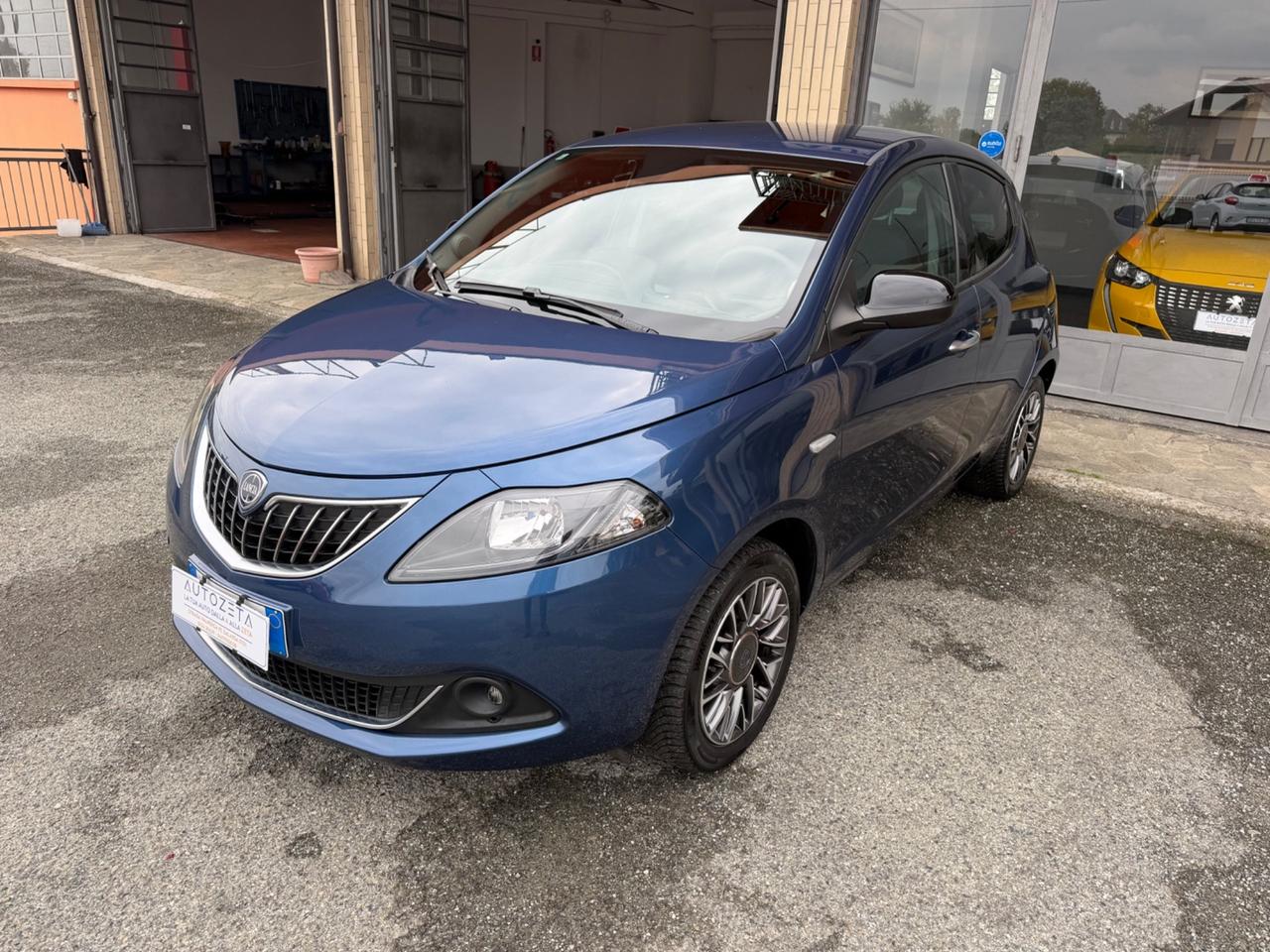 Lancia Ypsilon 1.0 Hybrid Gold
