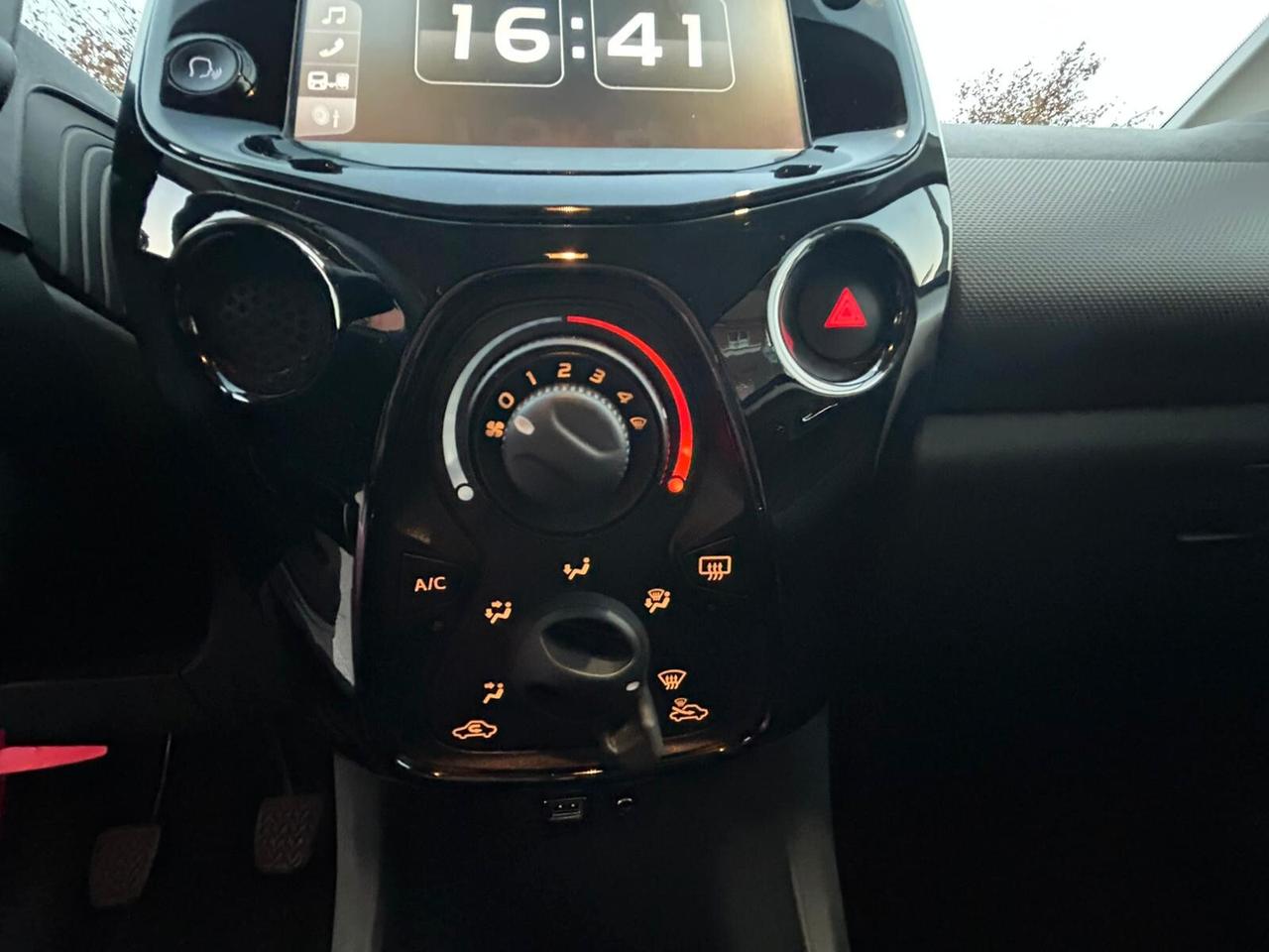 Peugeot 108 VTi 72 S&S 5 porte Allure