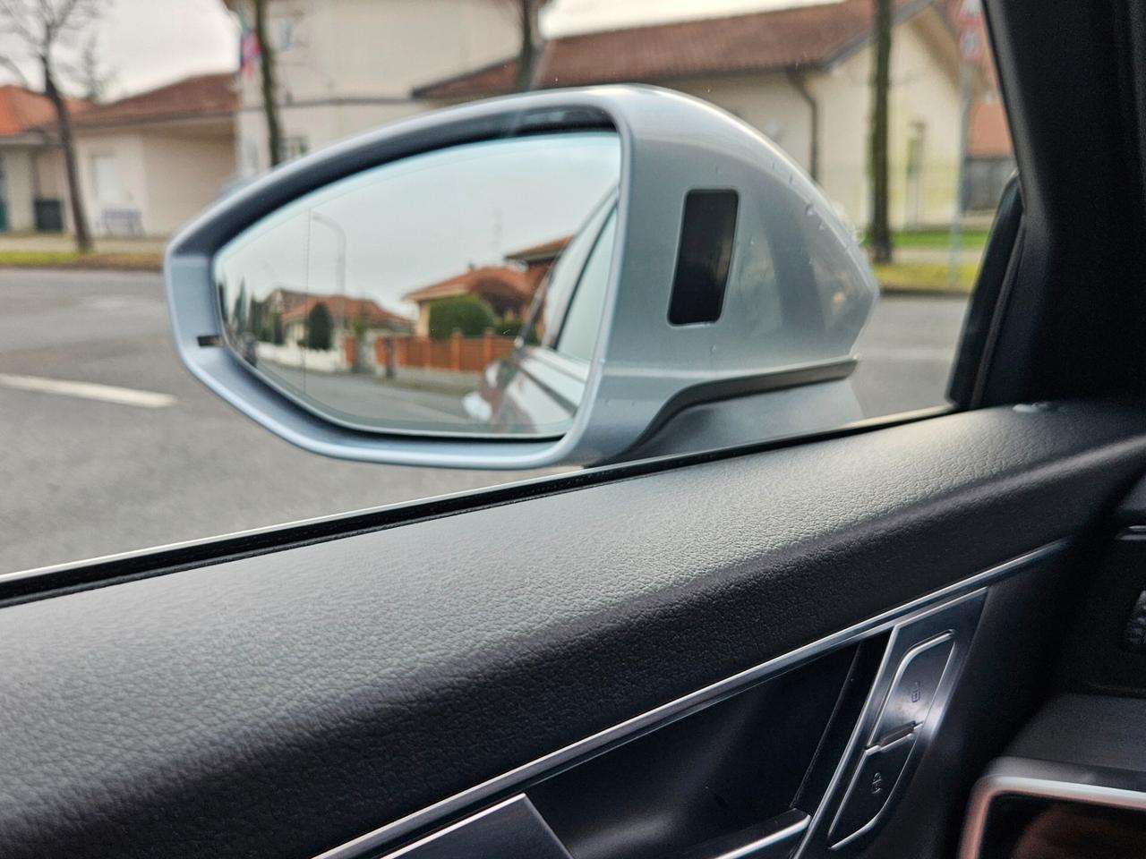 Audi A6 Avant 40 2.0 TDI quattro ultra S tronic S LINE FULL MATRIX