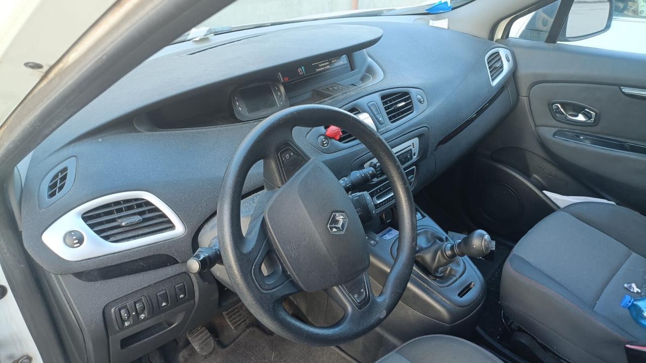 Renault Scenic 1.5 dCi 110CV 7 posti
