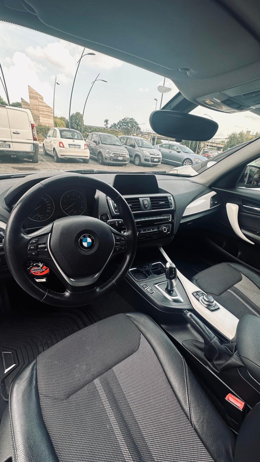 Bmw 118 118d 5p. Urban