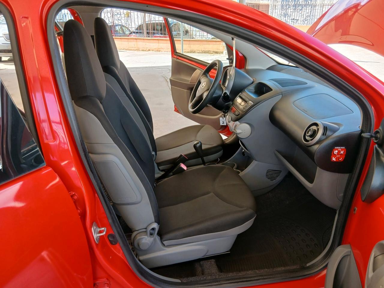 TOYOTA Aygo 1.0b 5p soli km114000 full 05