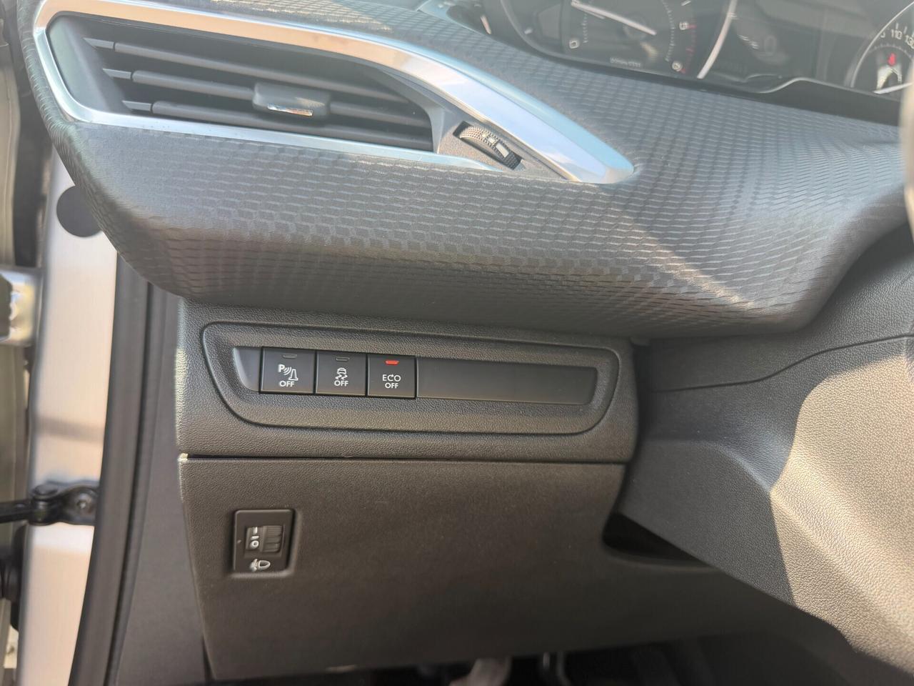 Peugeot 208 1.6 BlueHDi 100cv 5 porte Allure
