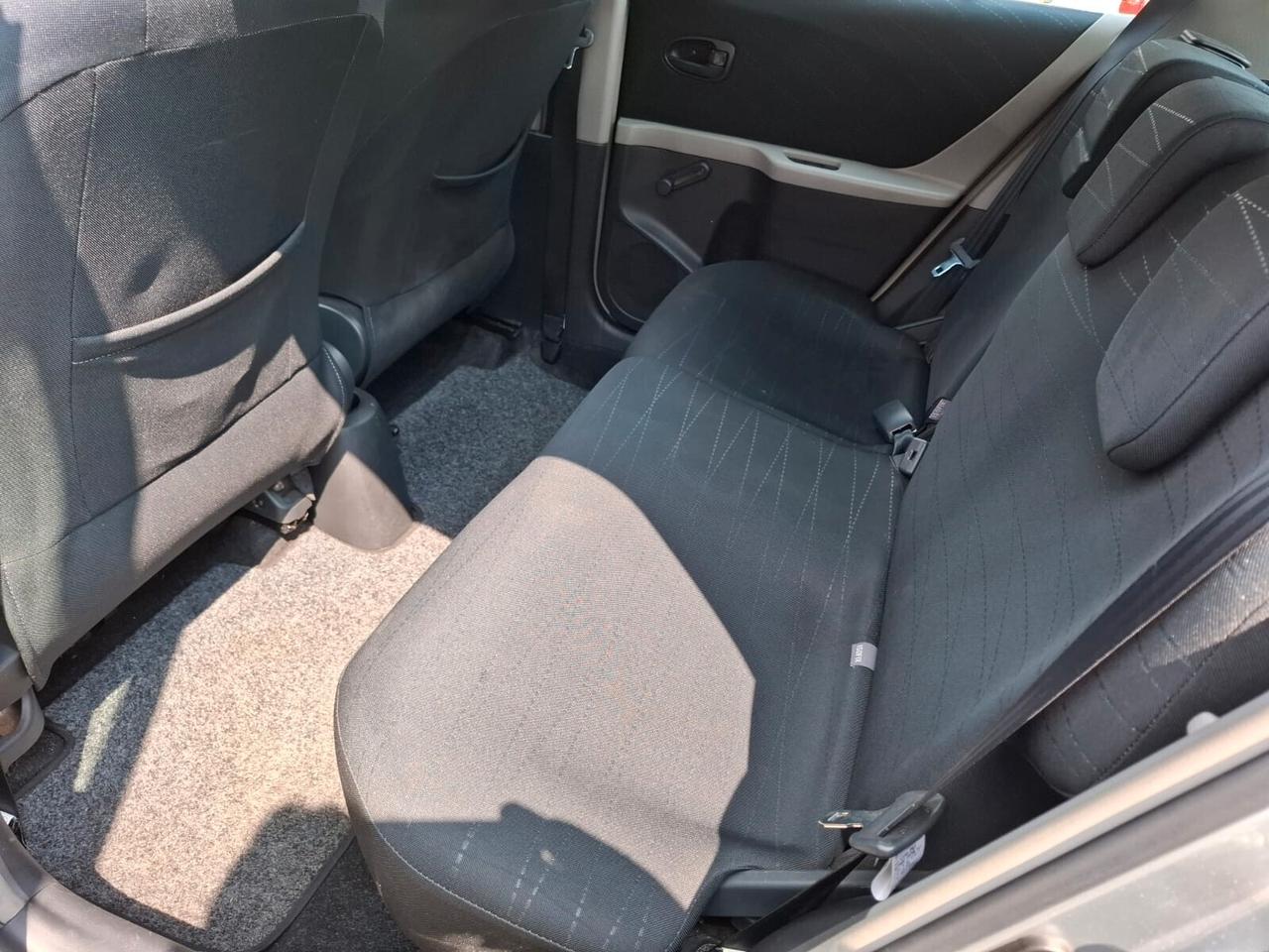 Toyota Yaris 1.0 5 porte