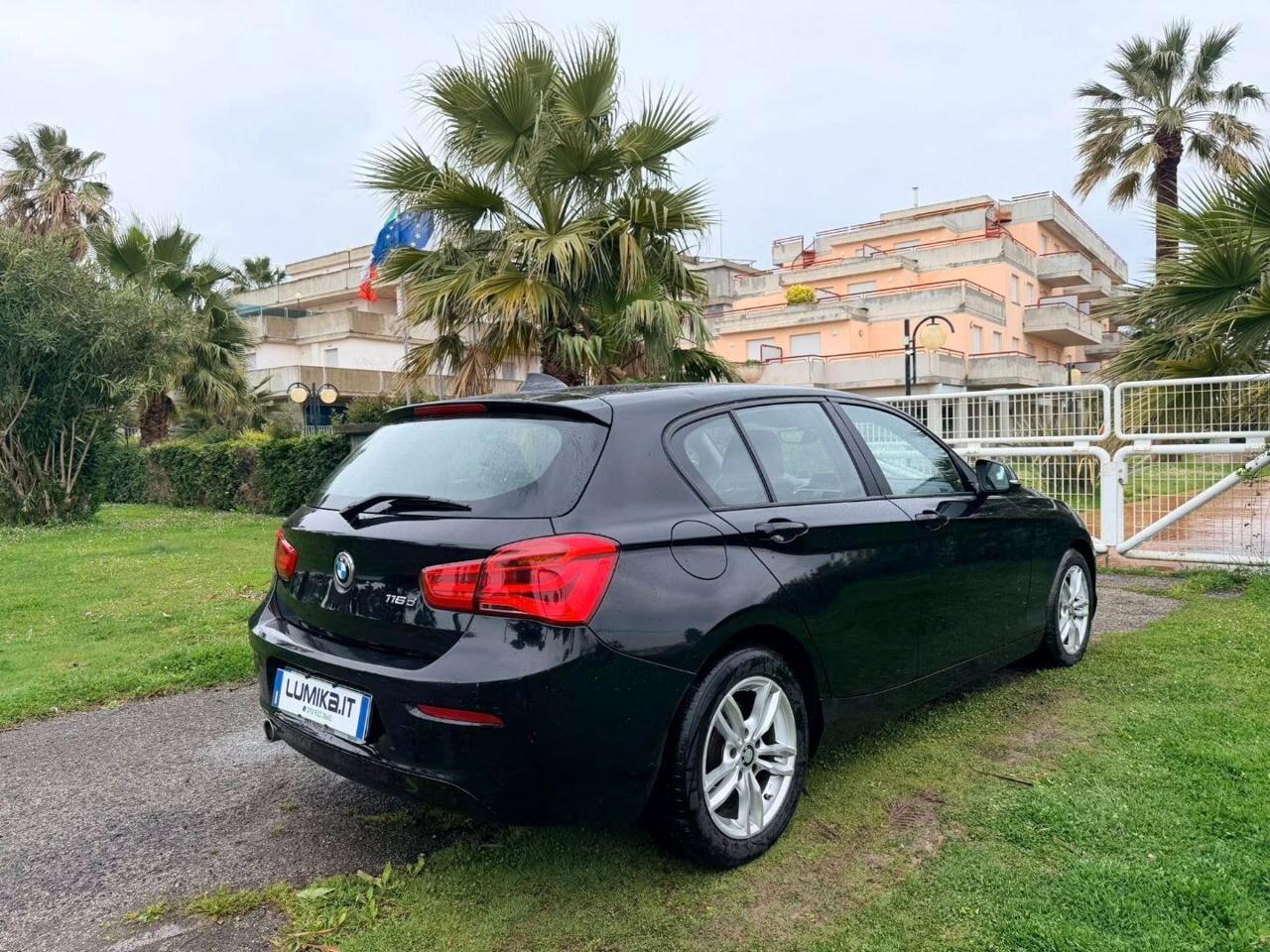 Bmw 116 116d 5p. Urban