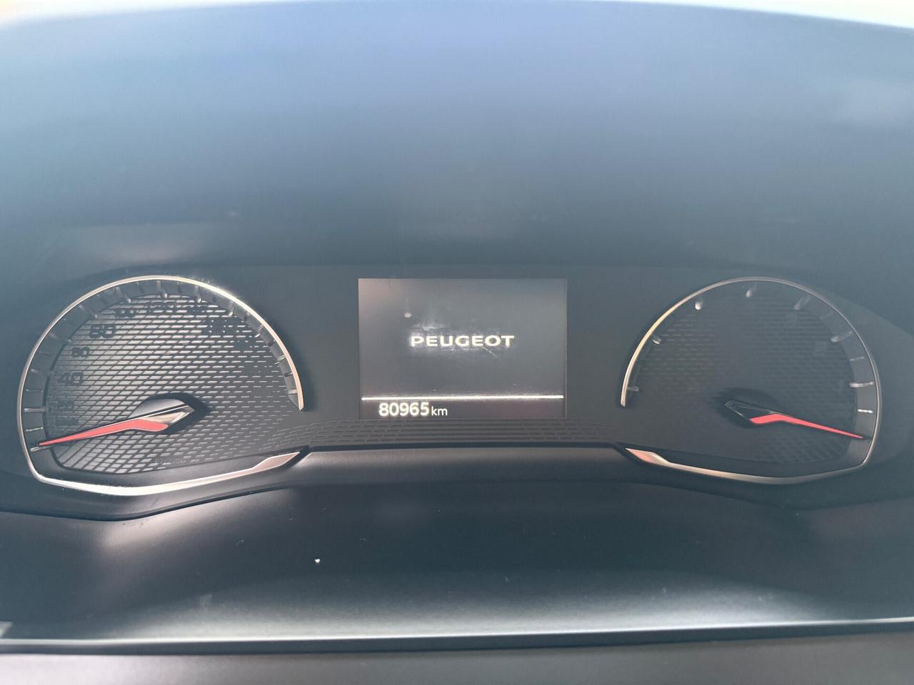 Peugeot 208 1.2benzina - 2020