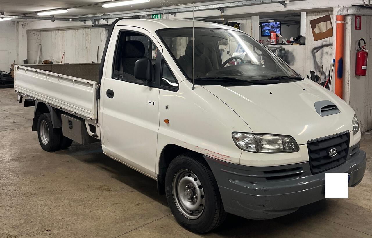 HYUNDAI H1 2.5 CRDi - AUTOCARRO 3 POSTI - CASSONE FISSO - PORTATA 1.495 KG. - MOTORE REVISIONATO