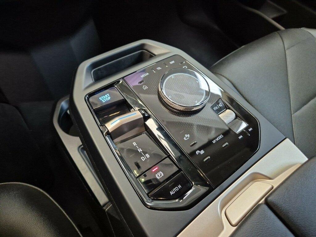 BMW iX 50 pacchetto sportivo xDrive
