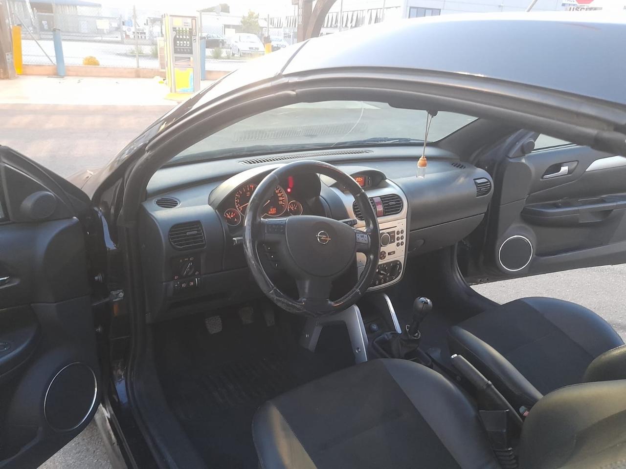 Opel Tigra TwinTop 1.4 16V First Edition