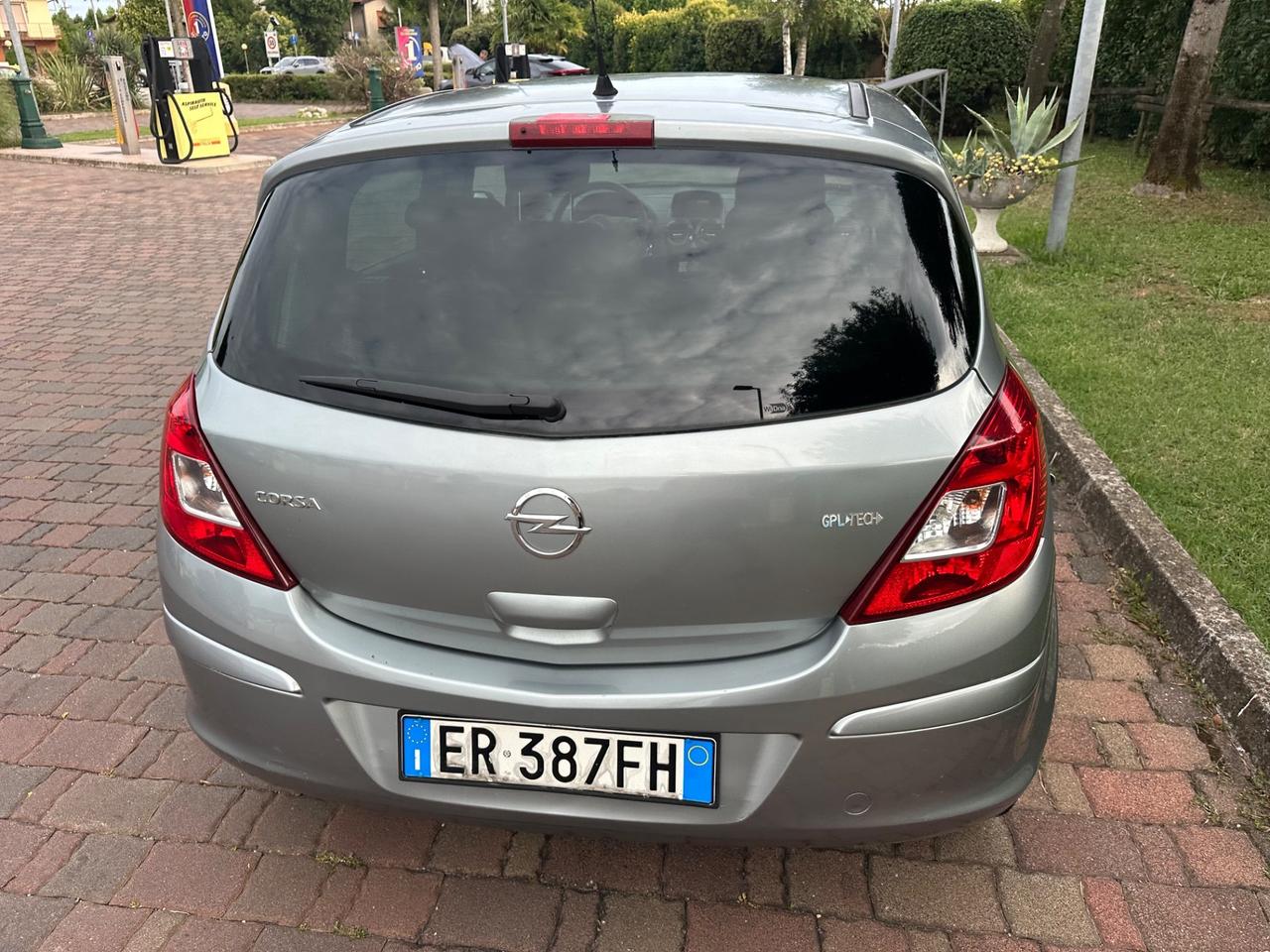 Opel Corsa 1.2 benz/GPL 2013 NEOPATENTATI