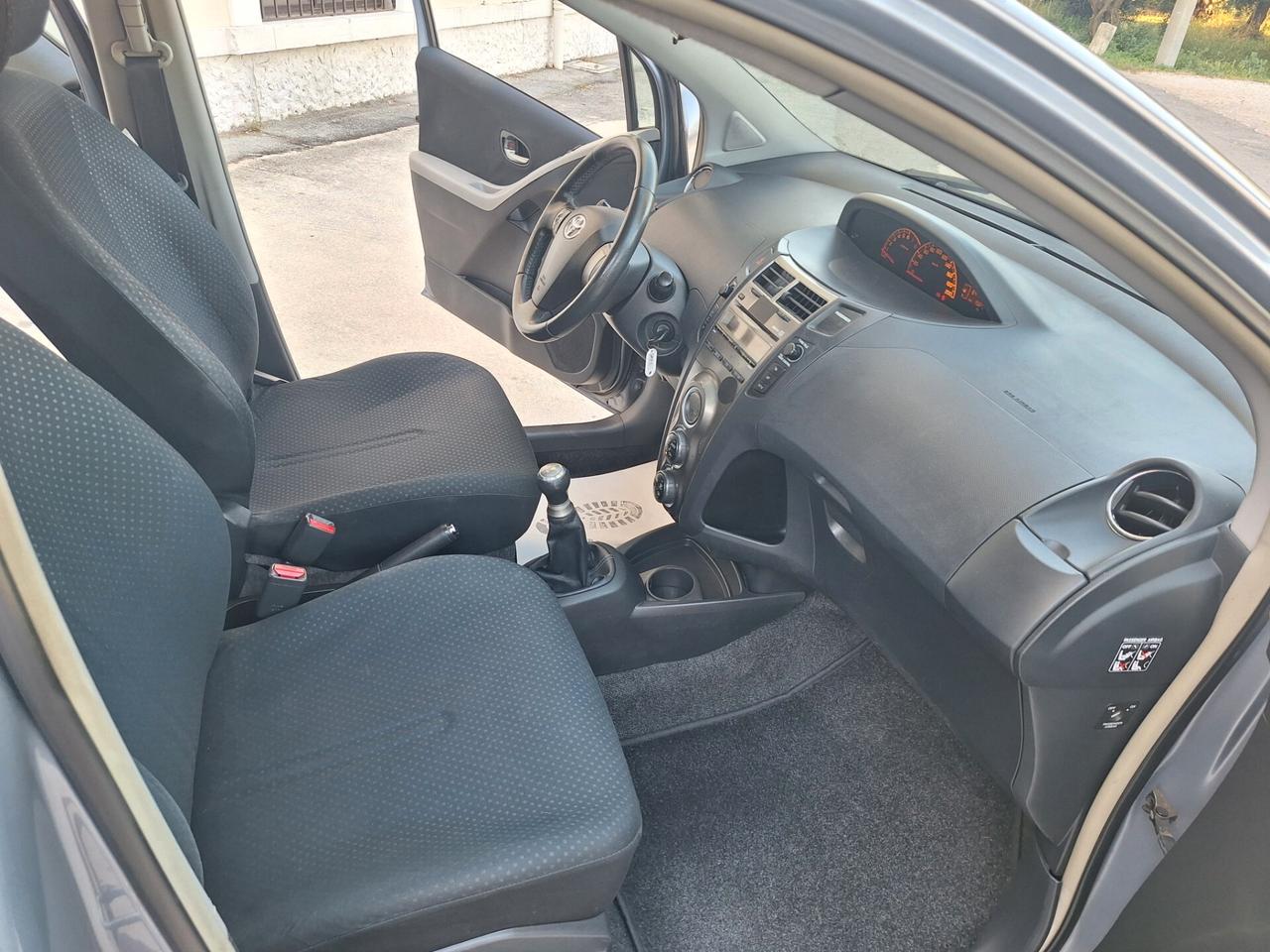 Toyota Yaris 1.0 BENZINA 5 PORTE 2010