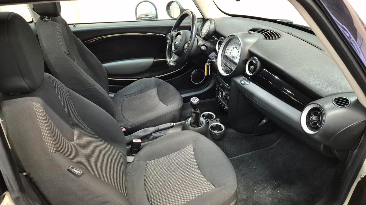 Mini 1.6 16V One (55kW)