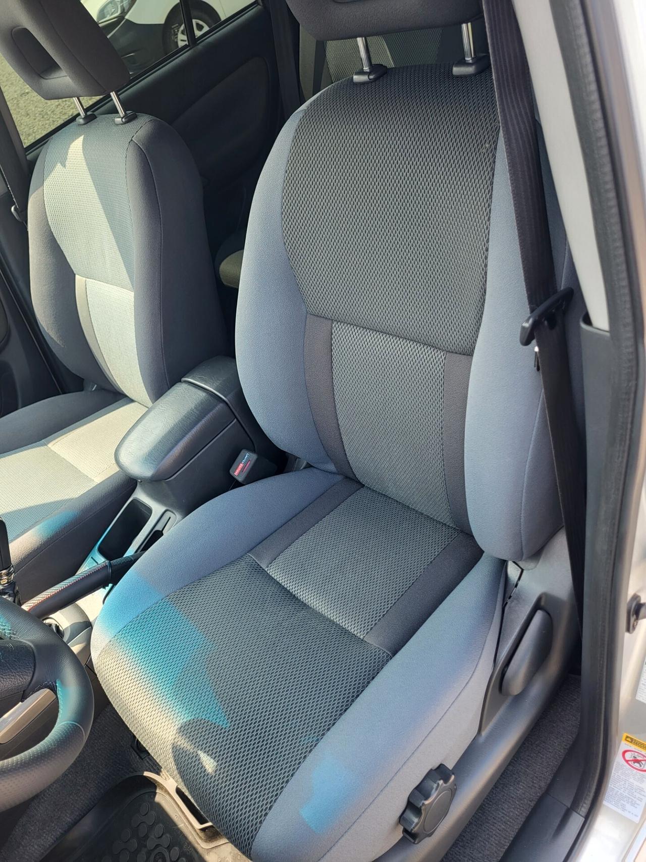 Toyota RAV 4 RAV4 2.0 16V cat 5 porte Sol