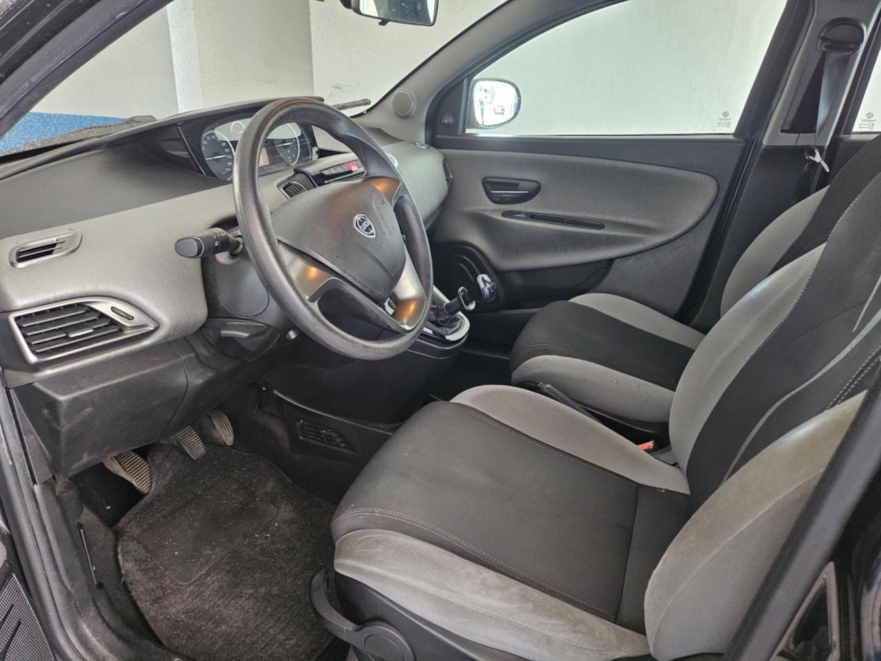 Lancia Ypsilon 1.2 69 CV 5 porte GPL Ecochic Silver