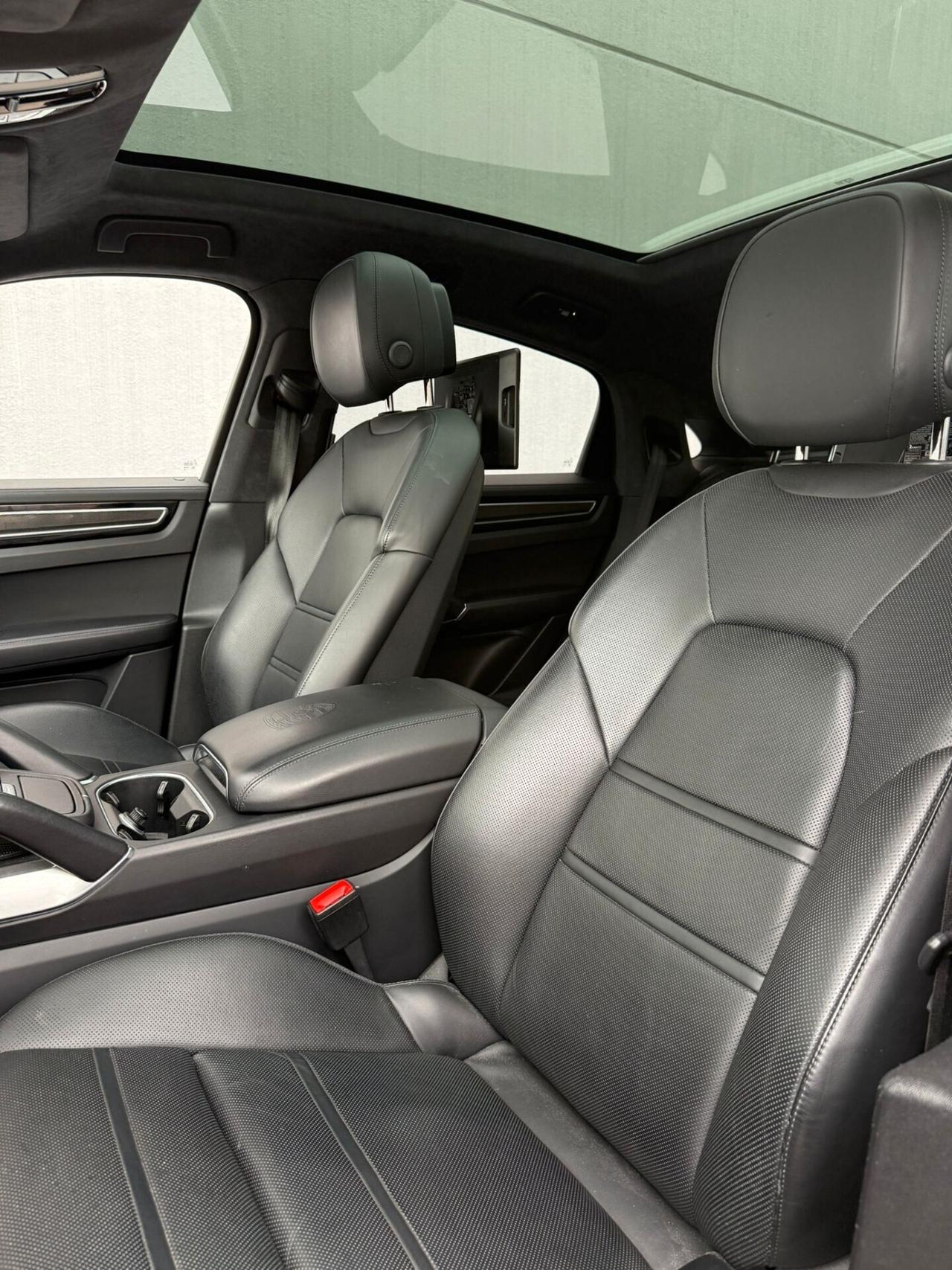 Porsche Cayenne Coupé 4.0 V8 Turbo S E-Hybrid 680 cv,