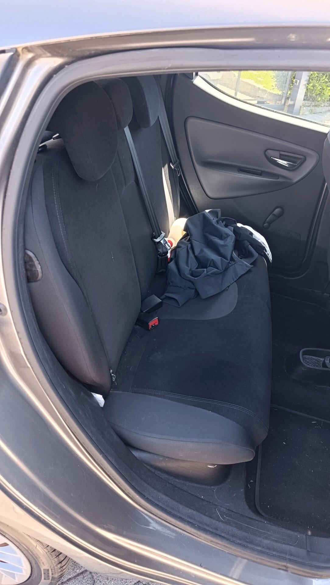 Lancia Ypsilon 1.2 69 CV 5 porte S&S Gold