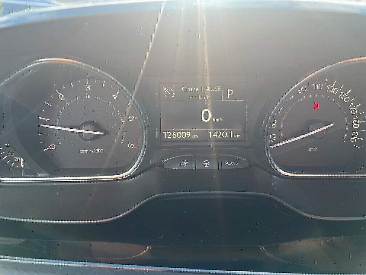 Peugeot 2008 BlueHDi 120 EAT6 S&S Allure automatica