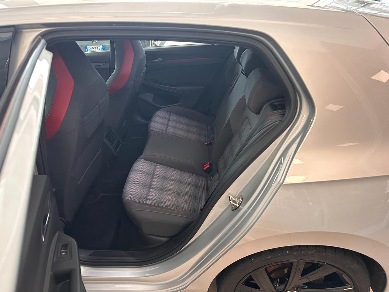 Volkswagen Golf GTI 2.0 TSI DSG