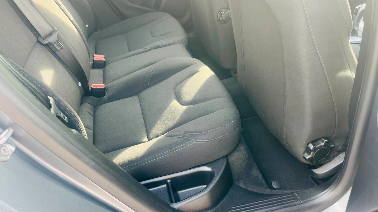 Volvo V40 D2