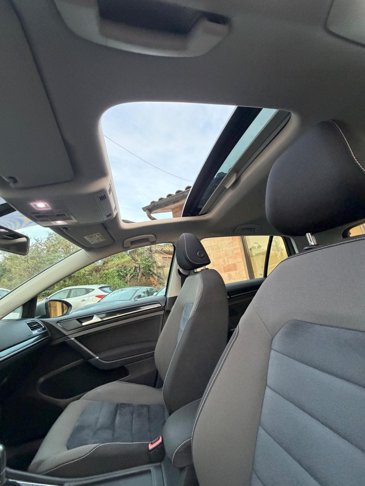 Volkswagen Golf Business 1.6 TDI DSG 5p. Highline BlueMotion Technology