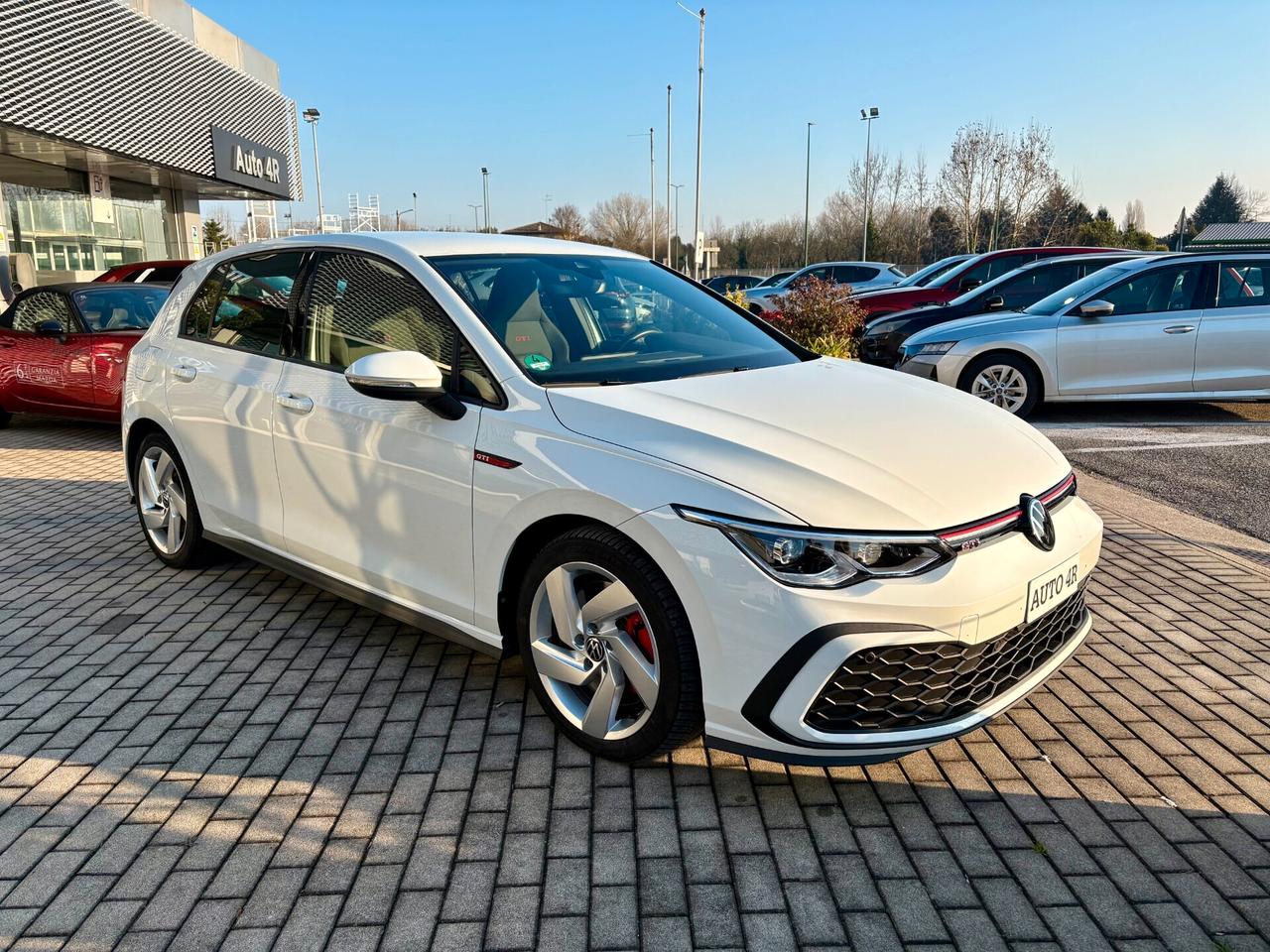 VW Golf 8 GTI 2.0 TSI DSG | SOLI 15.000 KM – COME NUOVA – GARANZIA UFF. iva esposta