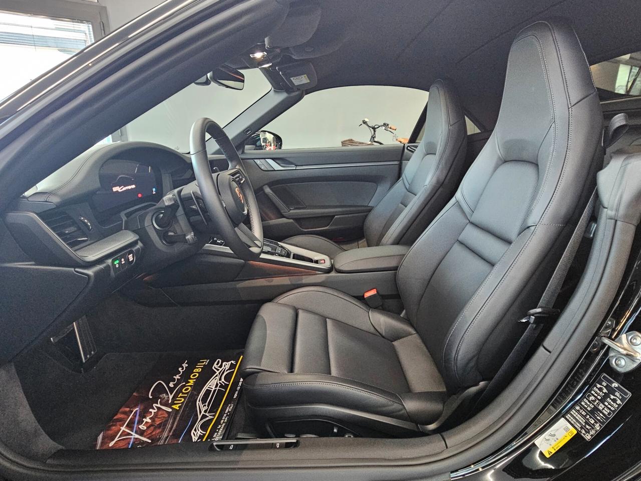 Porsche 992 CARRERA 992.2 CABRIO BLACK DAYTONA