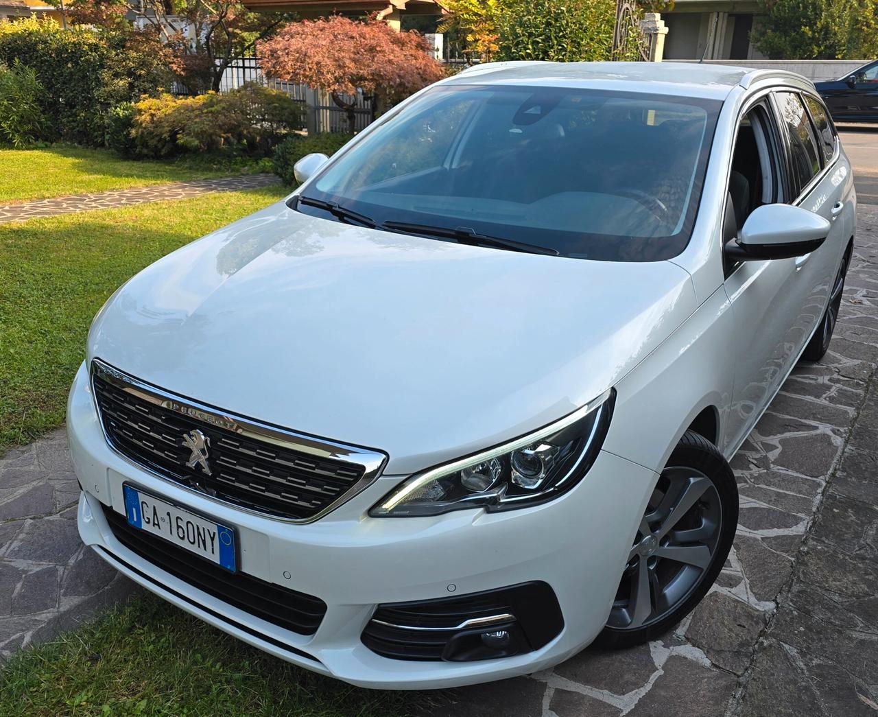 Peugeot 308 BlueHDi 130 S&S SW Allure bianco perla