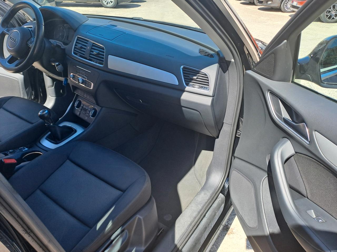 Audi Q3 2.0 TDI 120 CV Business