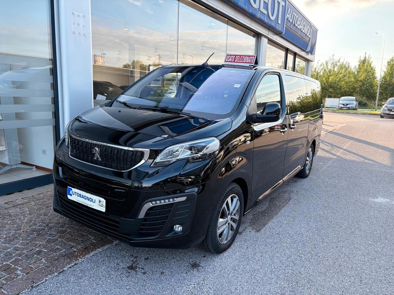 Peugeot Traveller BUSINESS VIP 75 kWh Long 8 posti SPOTICAR