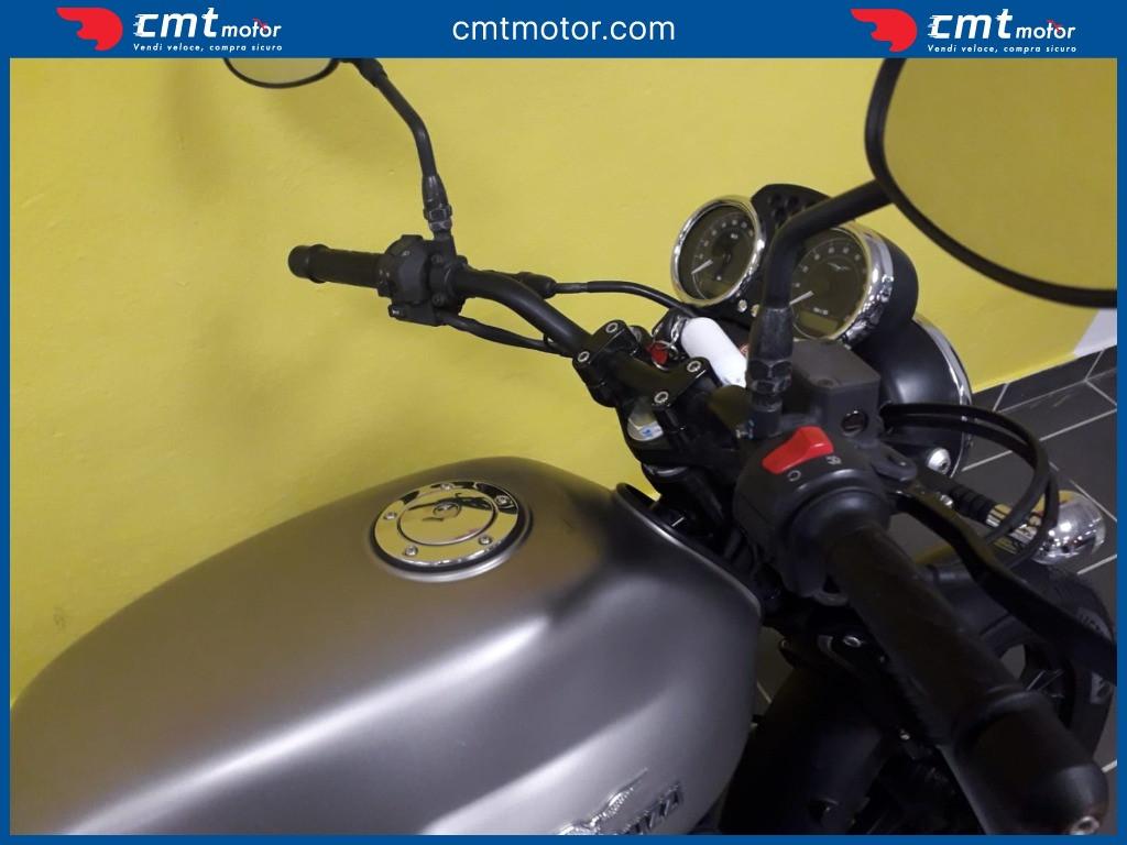 Moto Guzzi V7 - 2015