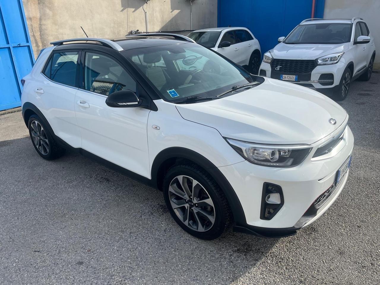 Kia Stonic -1.4MPI-gpl style design pack-2019