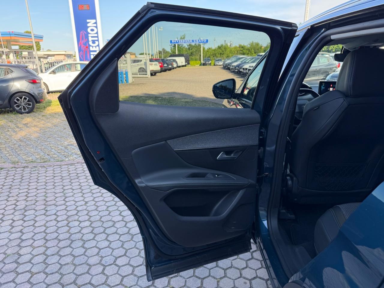 Peugeot 3008 Hybrid 225 e-EAT8 Allure