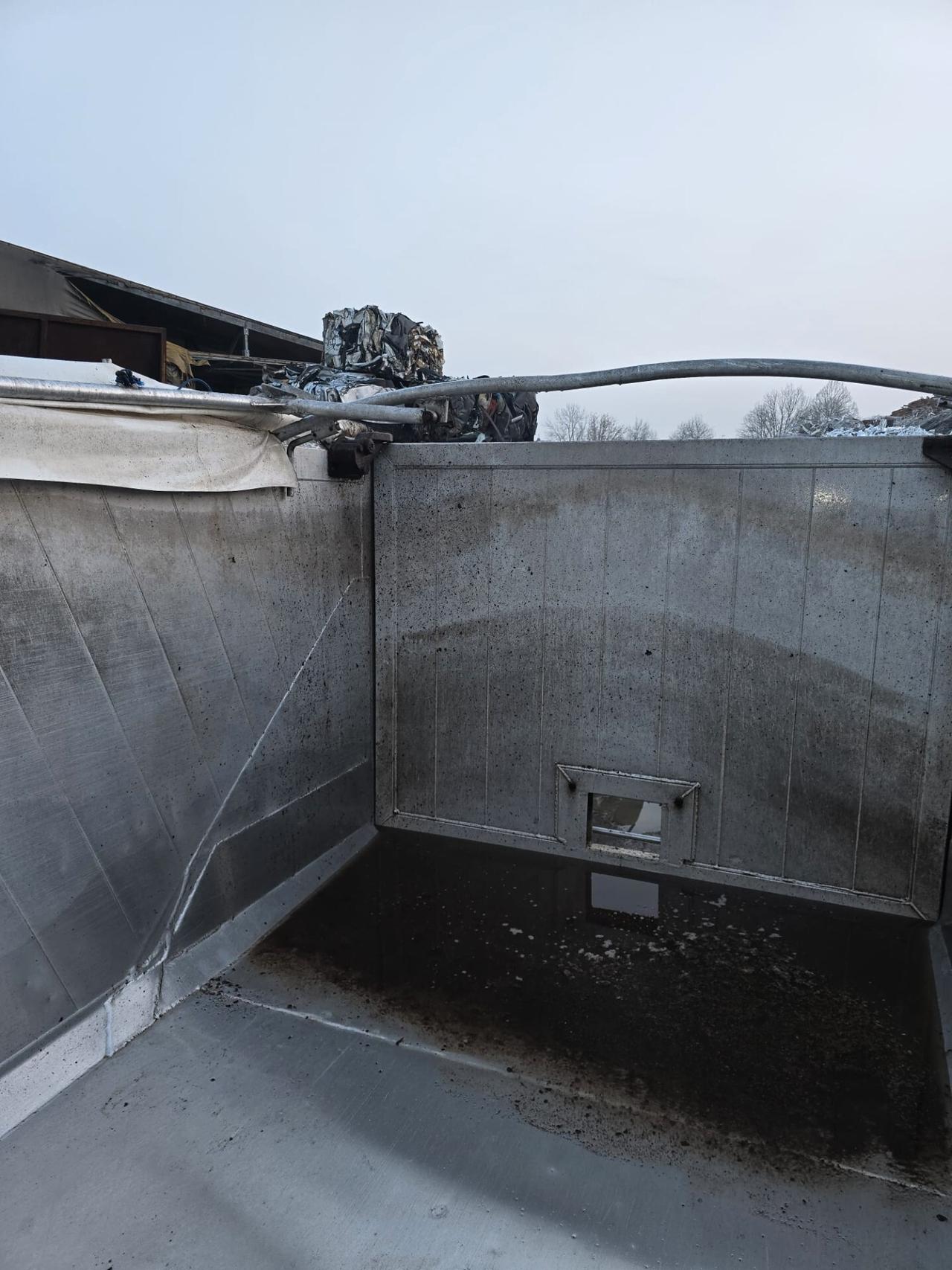 Semirimorchio vasca ribaltabile MENCI