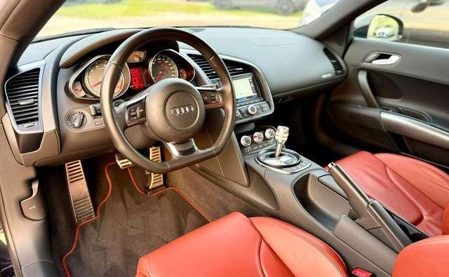 Audi R8 Coupe 4.2 V8 quattro r-tronic SEC