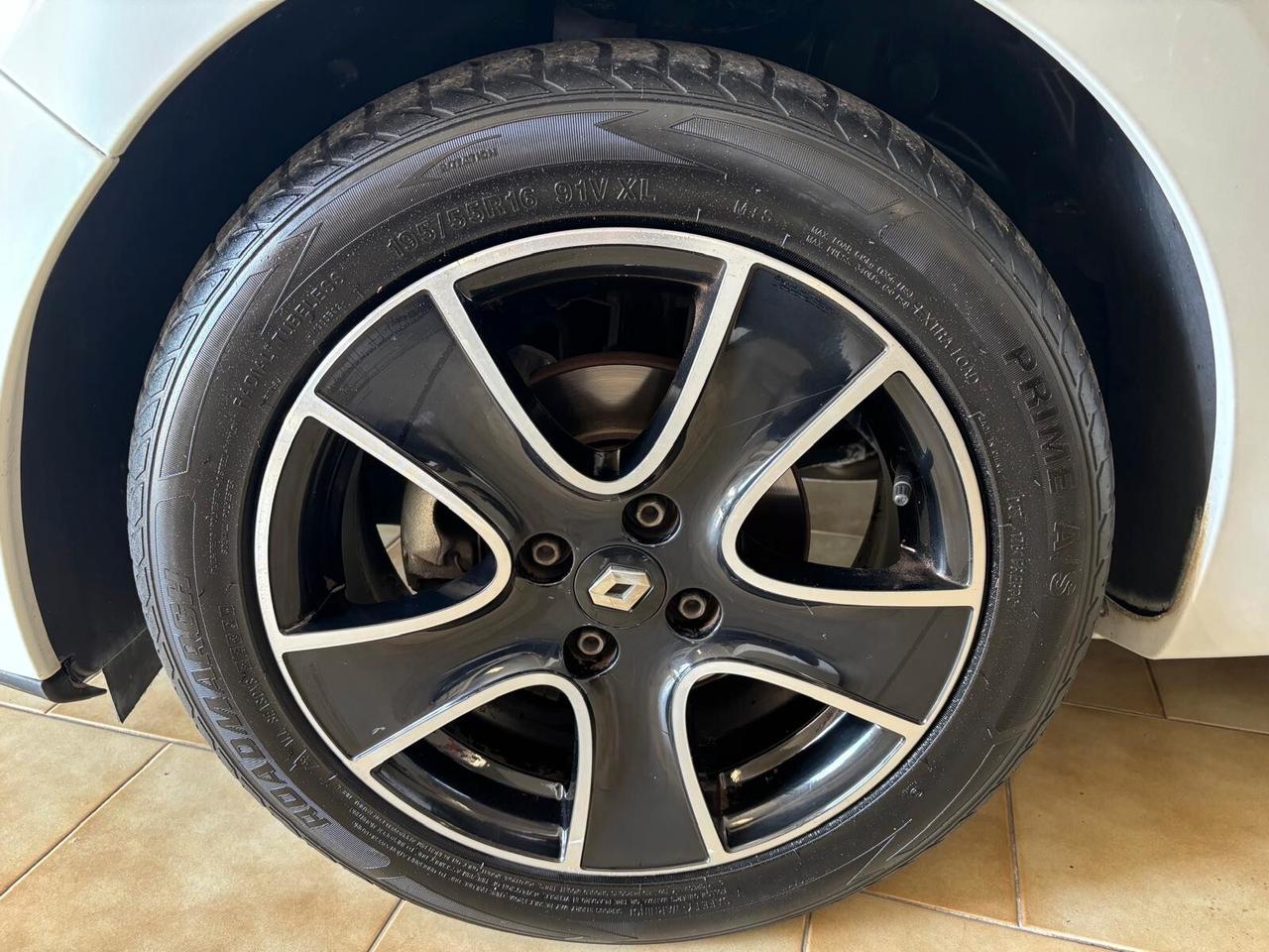 RENAULT CLIO ANNO 2015 DS 1.5 ADATTA NEOPATENTATI KM 83 MILA