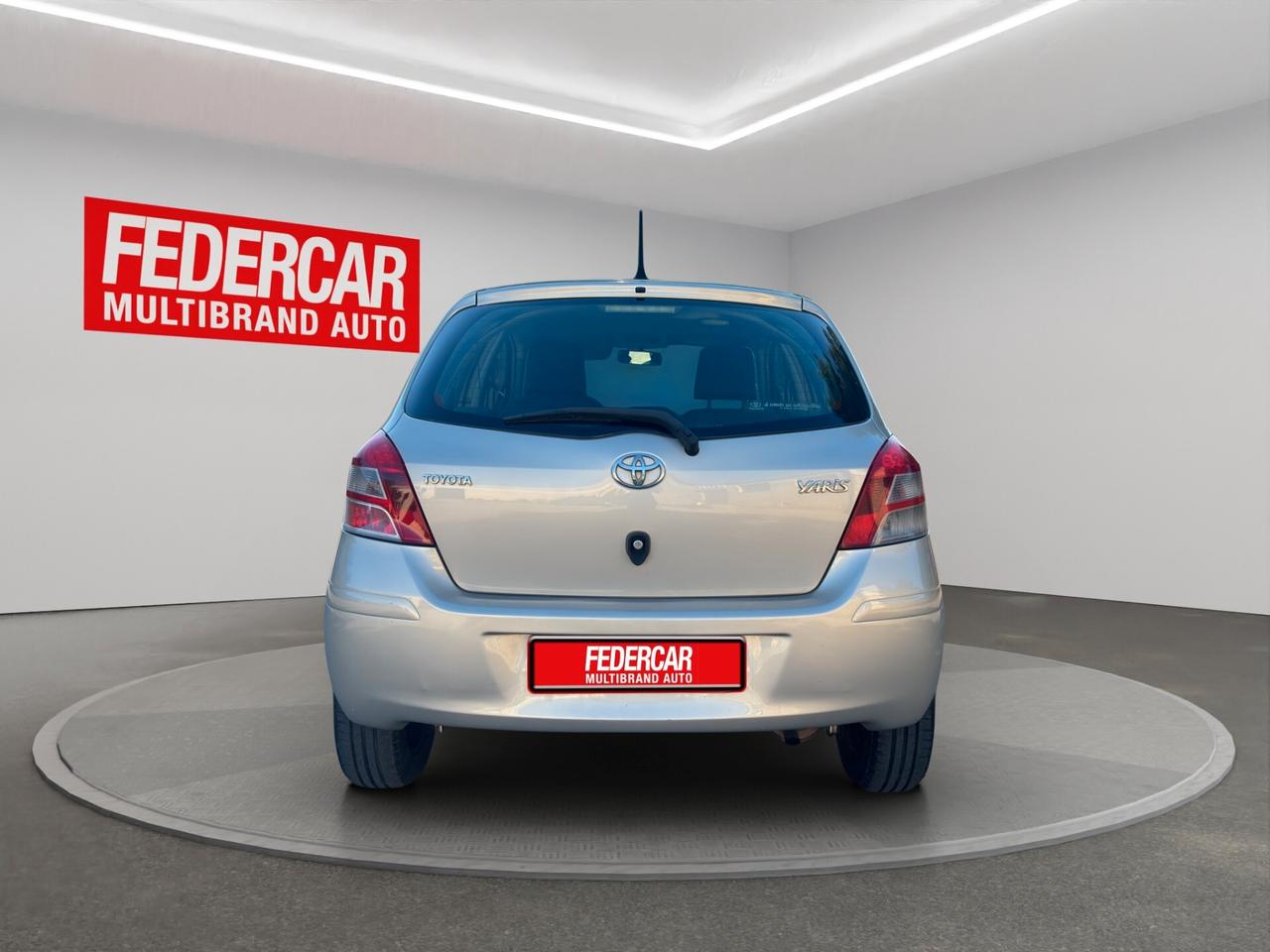 Toyota Yaris 1.0 5 porte Now