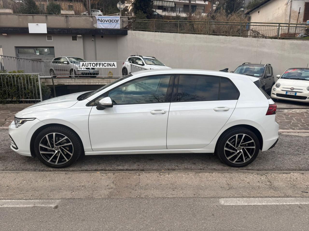 VOLKSWAGEN GOLF VIII 1,5 TGI 130 CV LIFE DSG MY21 5P