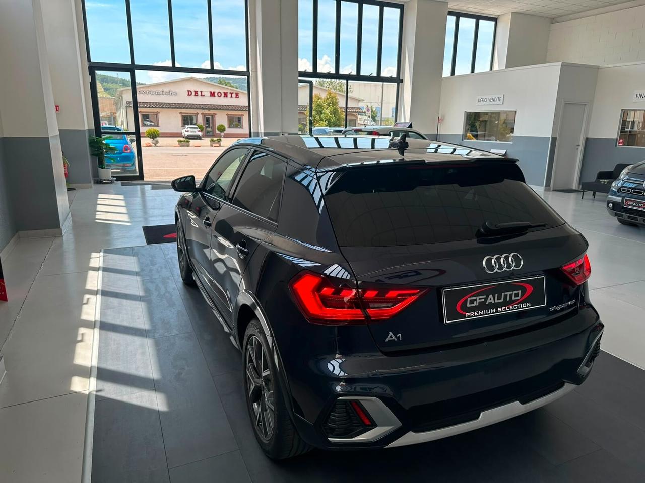 Audi A1 citycarver 30 TFSI S tronic Identity Contrast